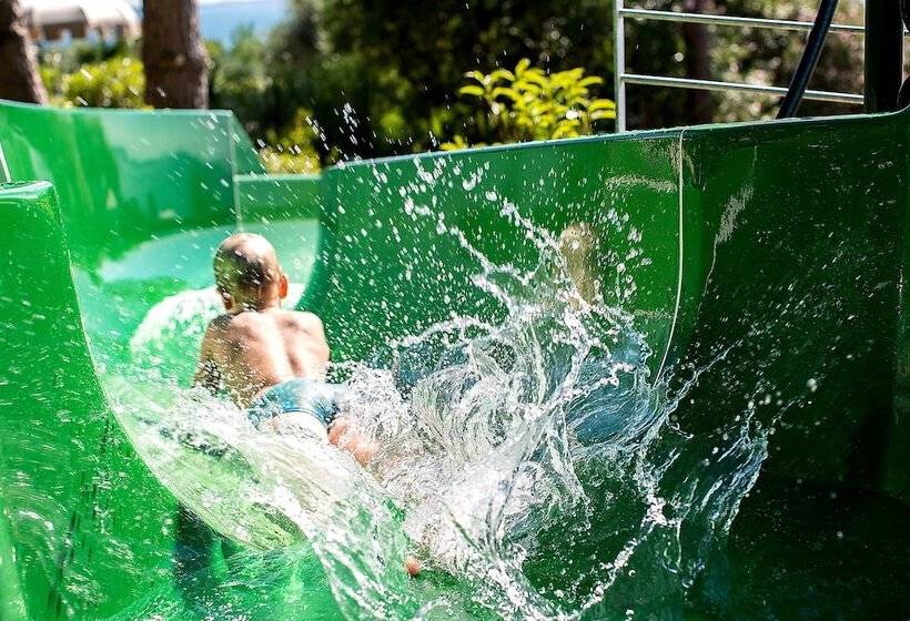 هتل La Rocca Camping Village