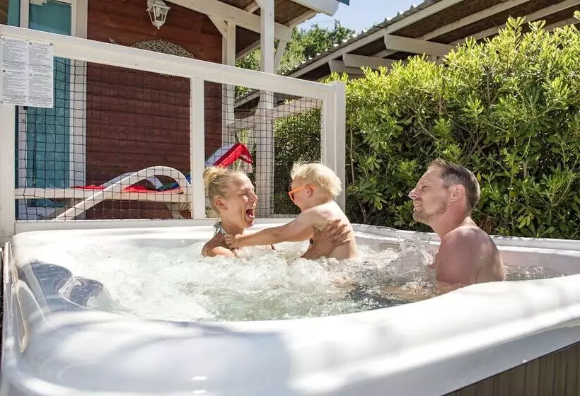 ホテル La Rocca Camping Village