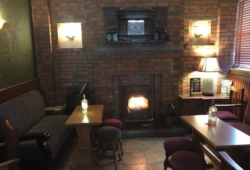 Hotel Mccauls Bar & Guesthouse