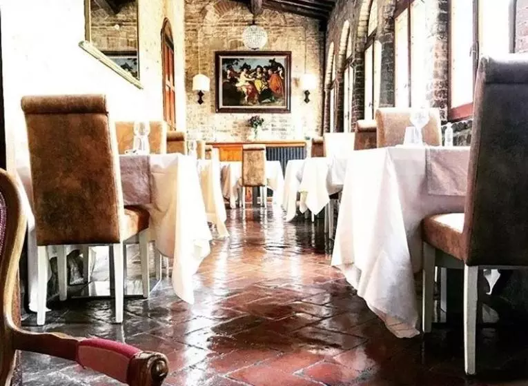 Hotelli Osteria Del Vicario