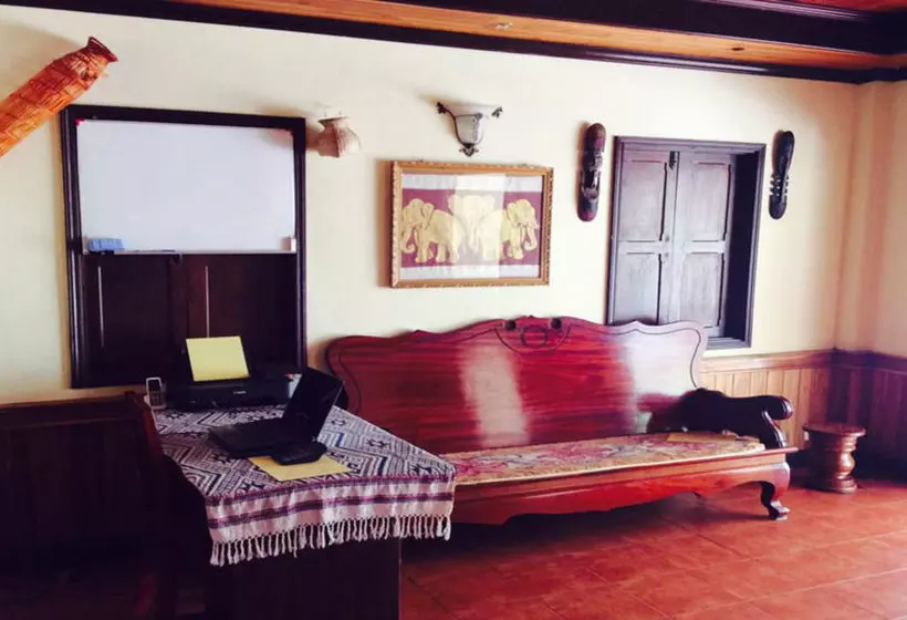 هتل Phasith Guesthouse