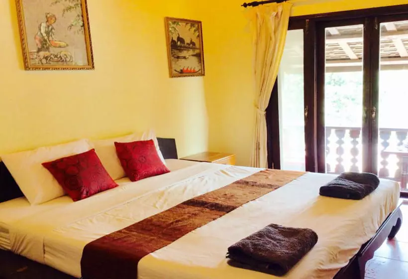 هتل Phasith Guesthouse