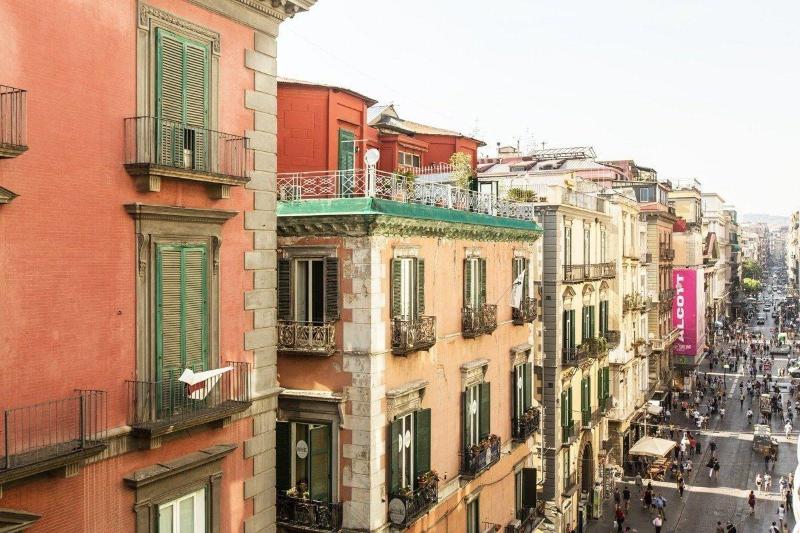 هتل The Boutique Napoli Suite