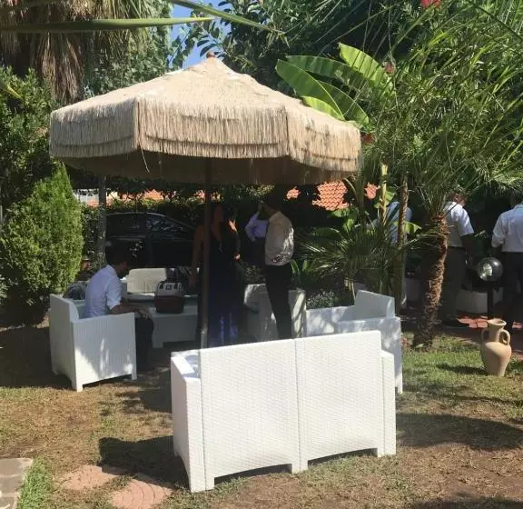 هتل Villa Caterina