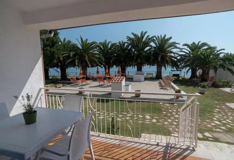 هتل Villa Lucia
