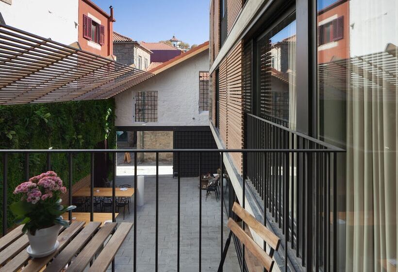 7g Roaster Apartments