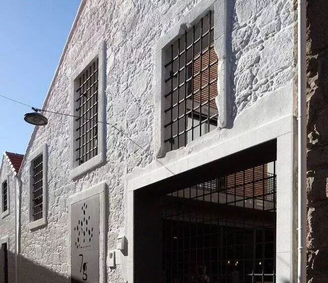 7g Roaster Apartments