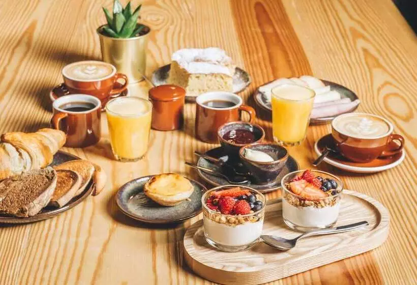 7g Roaster Apartments