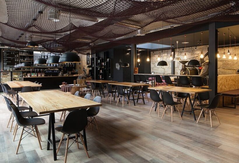 7g Roaster Apartments