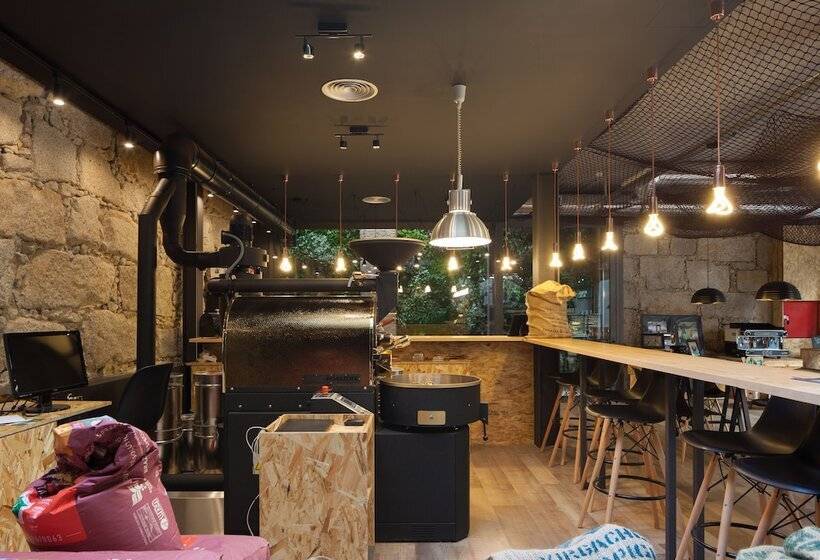 7g Roaster Apartments