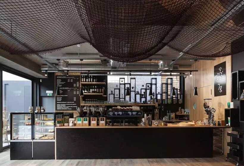 7g Roaster Apartments