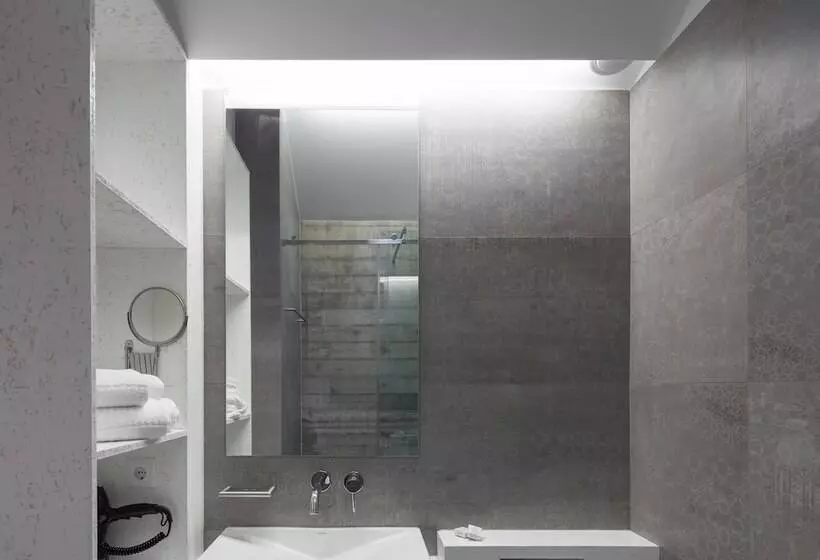 7g Roaster Apartments