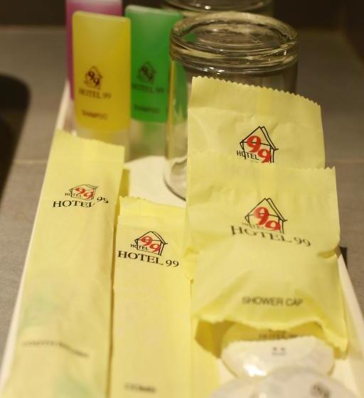 Отель 99 Pusat Bandar Puchong