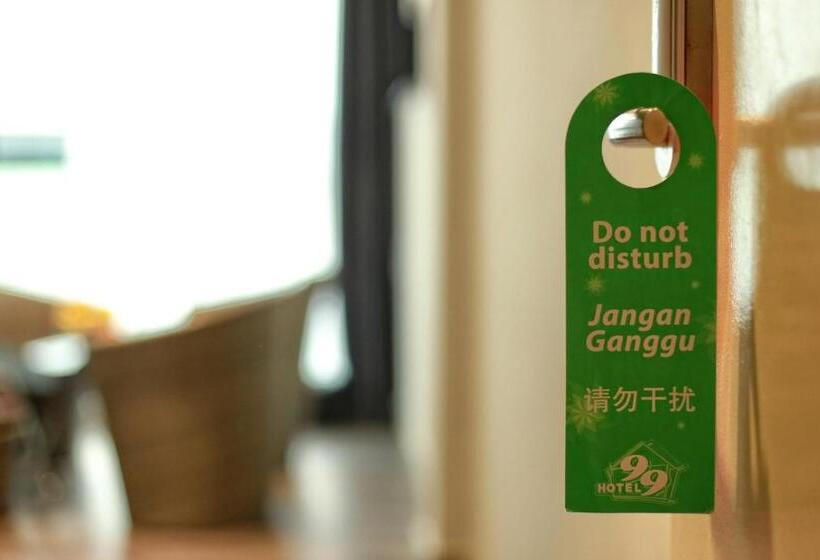 Отель 99 Pusat Bandar Puchong