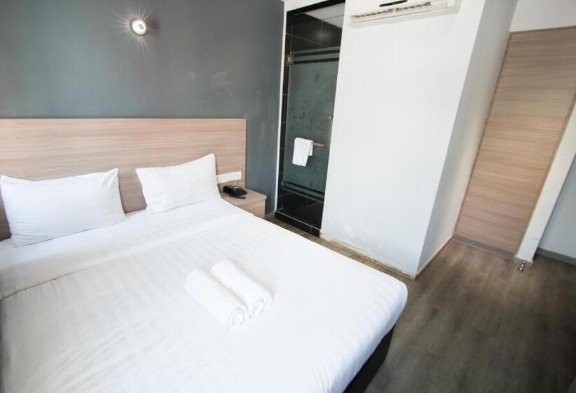 Отель 99 Pusat Bandar Puchong