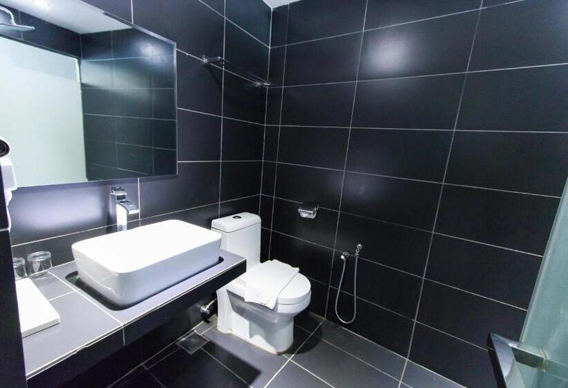 Отель 99 Pusat Bandar Puchong