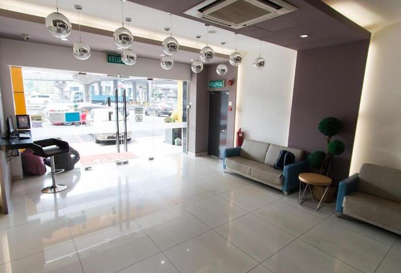 Отель 99 Pusat Bandar Puchong