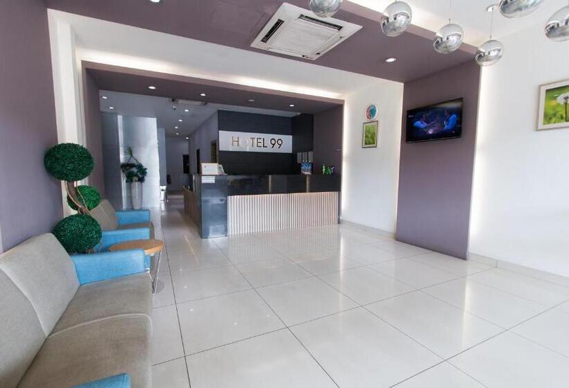 Отель 99 Pusat Bandar Puchong