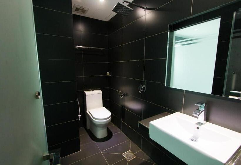 Отель 99 Pusat Bandar Puchong