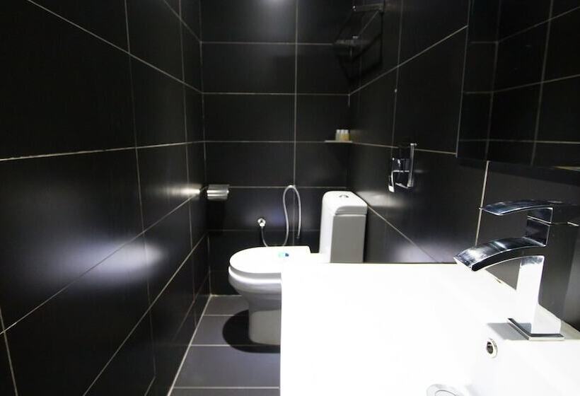 Отель 99 Pusat Bandar Puchong