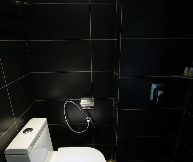 Отель 99 Pusat Bandar Puchong