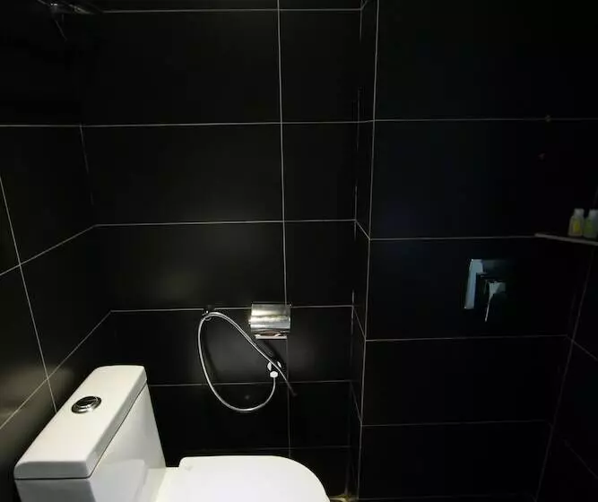 هتل 99 Pusat Bandar Puchong