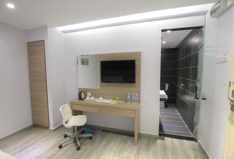 Отель 99 Pusat Bandar Puchong