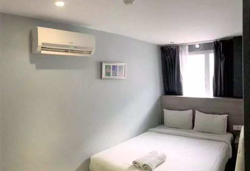 هتل 99 Pusat Bandar Puchong