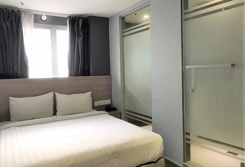 Отель 99 Pusat Bandar Puchong