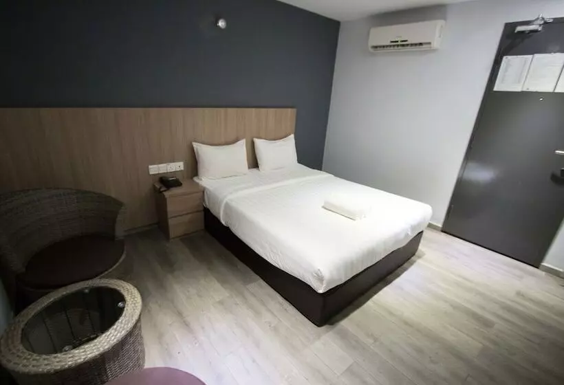 هتل 99 Pusat Bandar Puchong