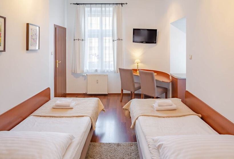 هتل Apartamenty Velvet