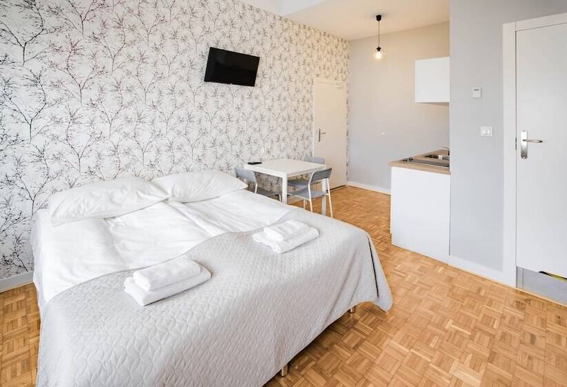 هتل Apartamenty Velvet