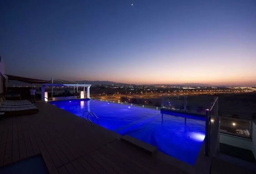 Carnelian By Glory Bower Hotels