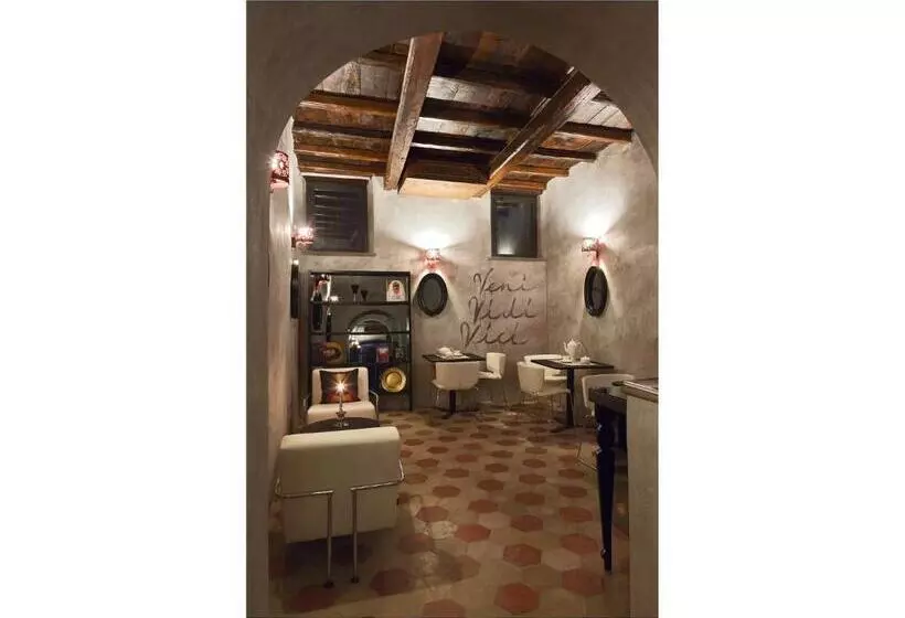 هتل Casa De' Coronari