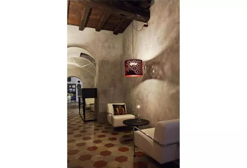 هتل Casa De' Coronari
