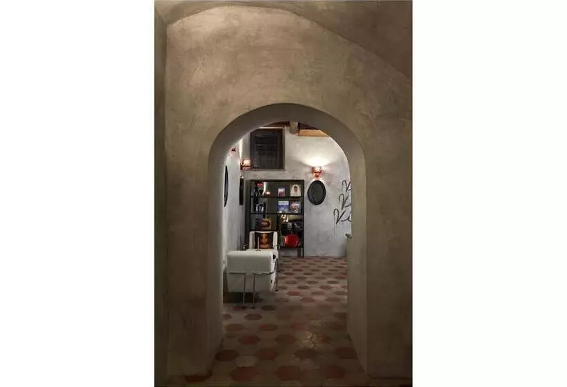 هتل Casa De' Coronari