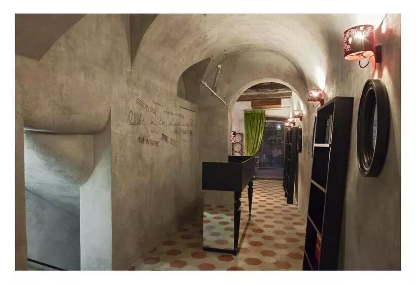 هتل Casa De' Coronari