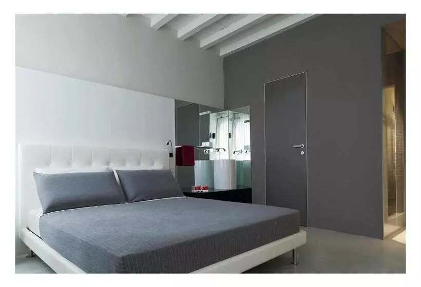 هتل Casa De' Coronari