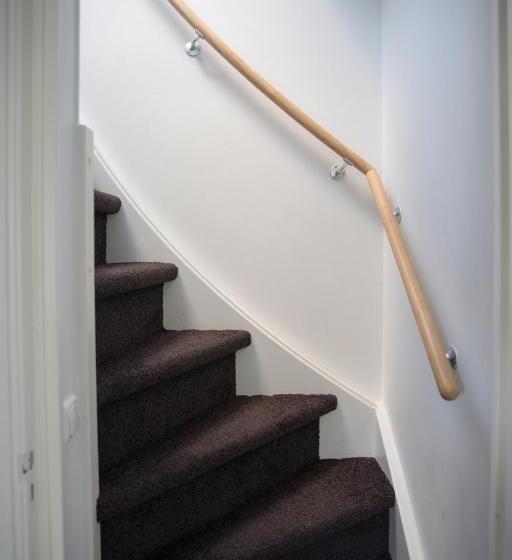 בית מלון כפרי De Roos Leeuwarden