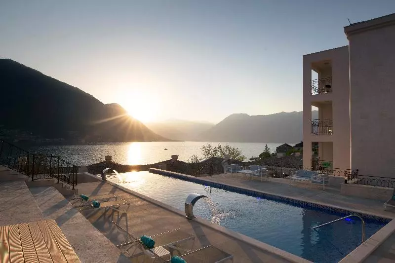 Huma Kotor Bay Hotel And Villas