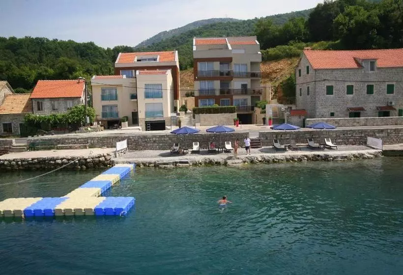 هتل Jelena Vile & Apartmaments