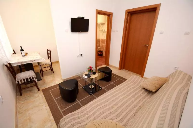 هتل Marinero Apartments
