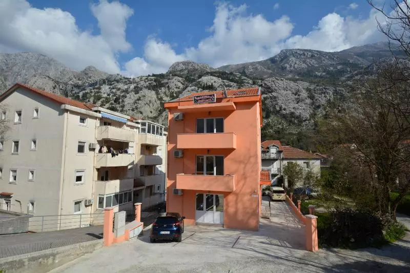 هتل Marinero Apartments