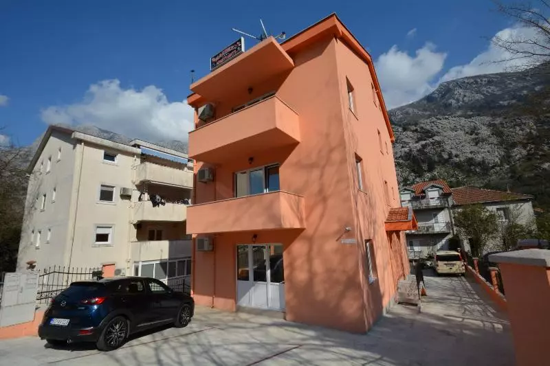 هتل Marinero Apartments