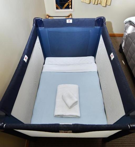 هتل Racecourse Villa - Christchurch Holiday Homes