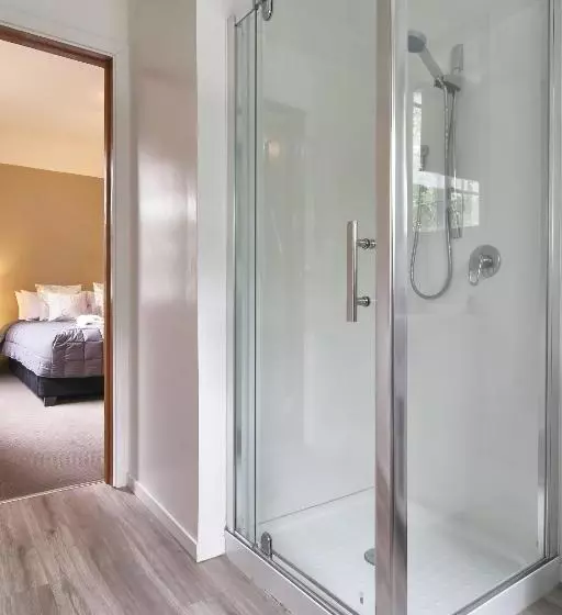 هتل Racecourse Villa - Christchurch Holiday Homes
