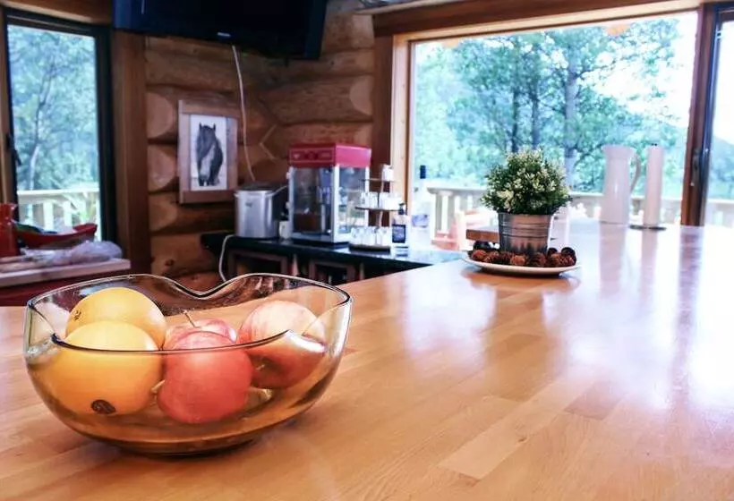 Hotelli Rock Lake Lodge