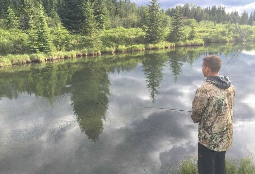 فندق Rock Lake Lodge