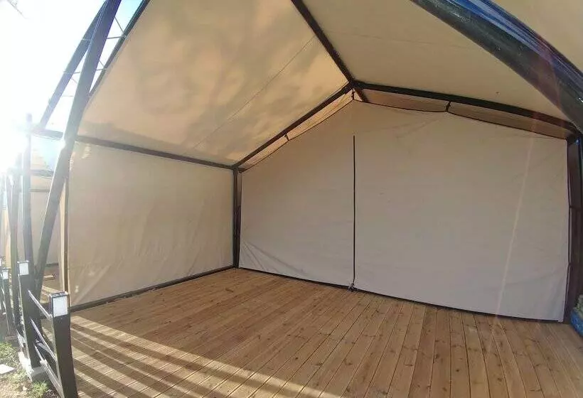 Hotelli Saipan Glamping Village