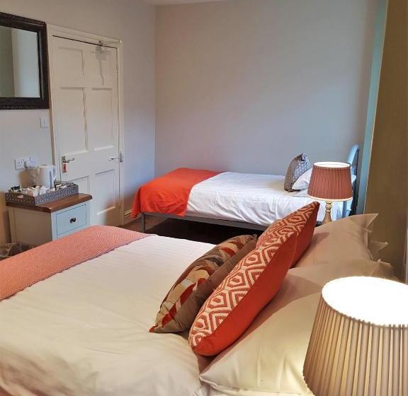 فندق The Rising Sun Inn